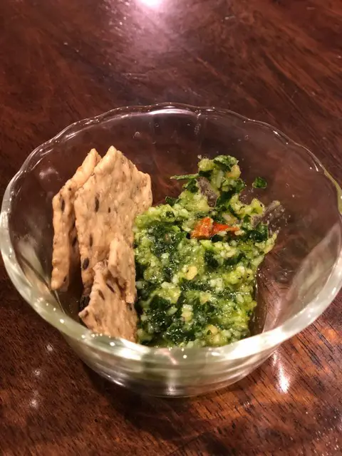 parsley pesto dip with crackers