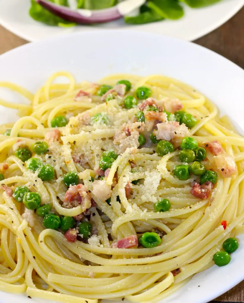 Linguine with pancetta and peas